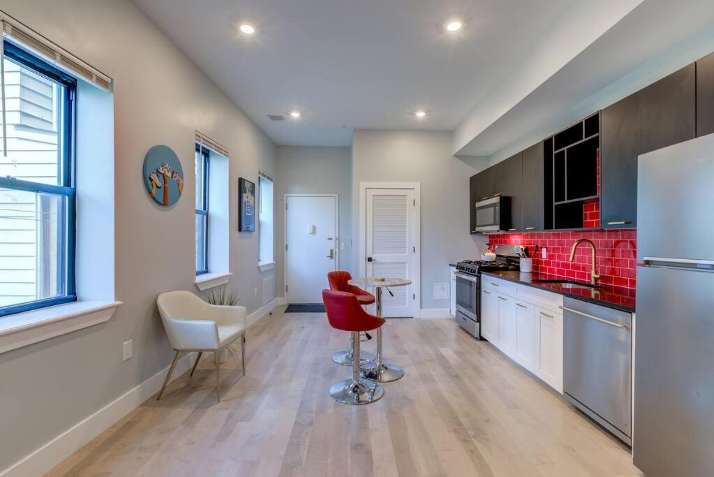 Luxury Designer Theme 2Br Apt Near Nyc / Thepath Apartman Newark Kültér fotó