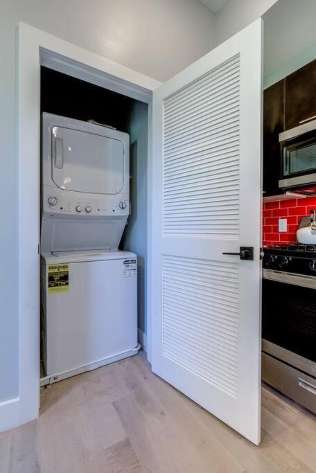 Luxury Designer Theme 2Br Apt Near Nyc / Thepath Apartman Newark Kültér fotó