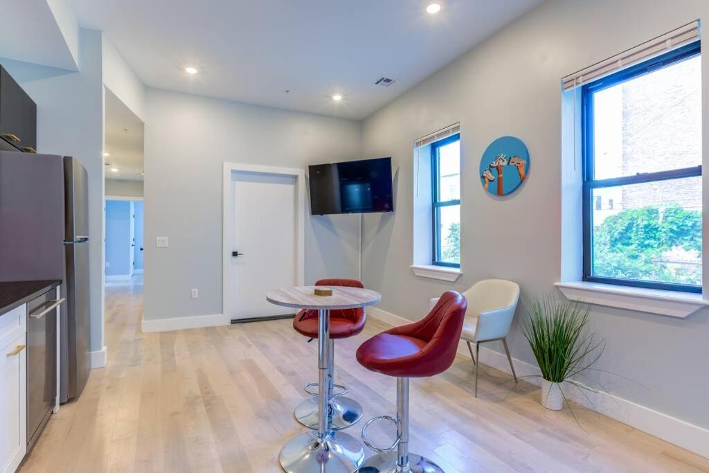 Luxury Designer Theme 2Br Apt Near Nyc / Thepath Apartman Newark Kültér fotó